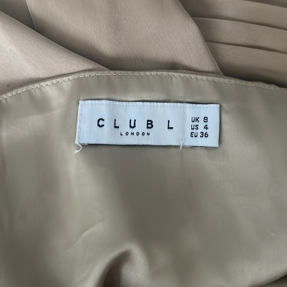 CLUBLLONDON - CHAMPAGNE SATIN BANDEAU PLEATED SPLIT MAXI DRESS - Picture 5 of 6